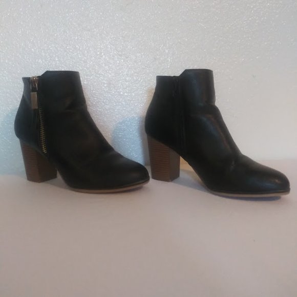 Apt 9 women's size 8 1/2 Black High Heel Ankle Boots - Picture 2 of 12